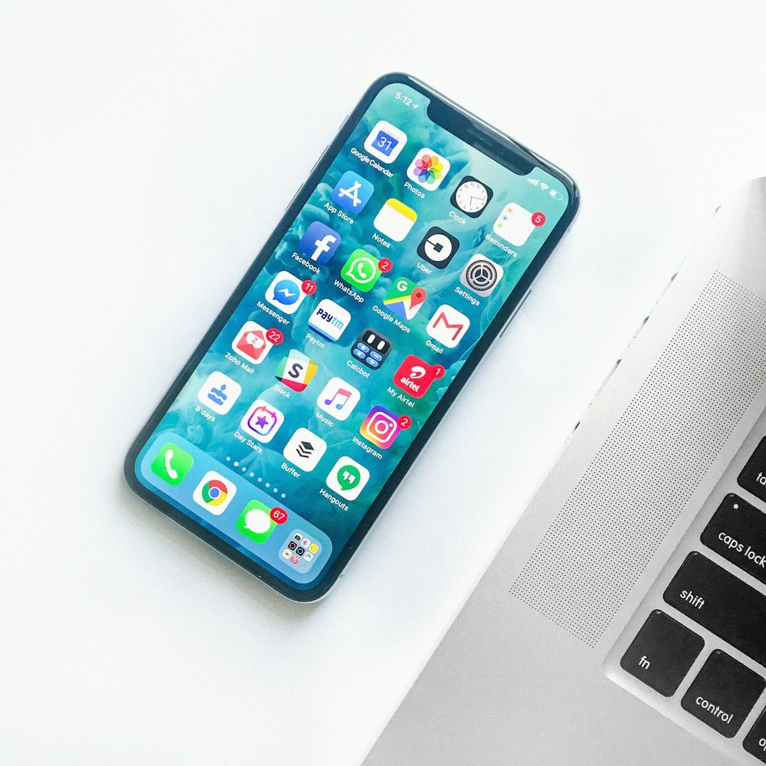 意昂体育 APP 赛程与赛事列表界面示意